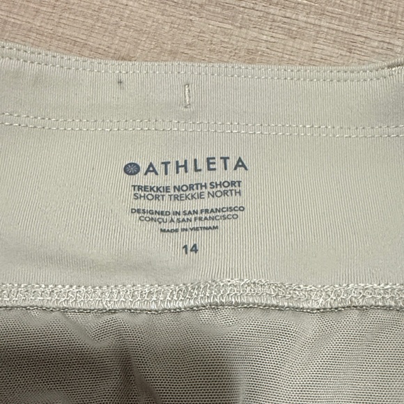 Athleta Trekkie North Short in Khaki Tan - Picture 2 of 4